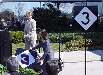 3sign-unvieled.jpg